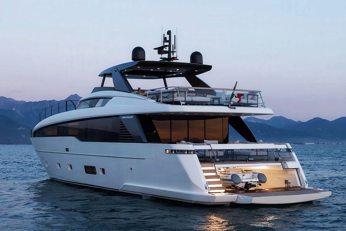 Аренда мега яхты Sanlorenzo SL86A ALMA BLU в Италии и Сардинии
